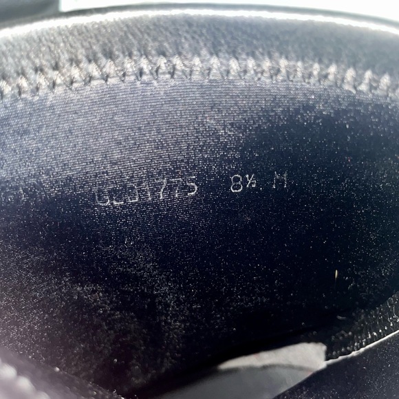 Stuart Weitzman ankle boots in black leather - Picture 7 of 7